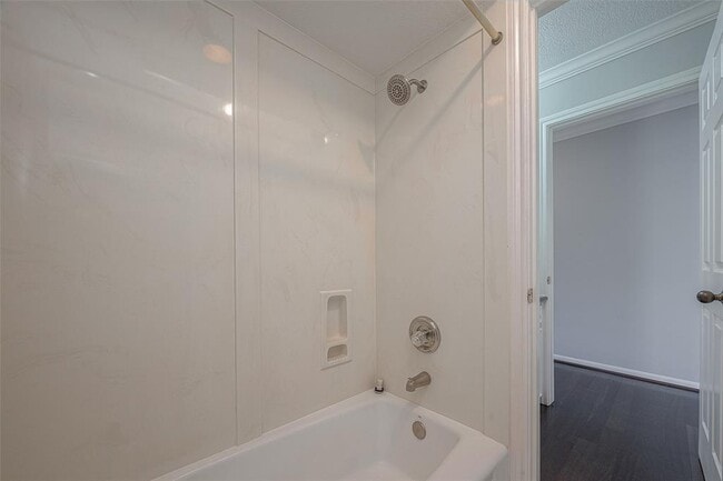 Building Photo - 15714 Sylvan Lake Dr