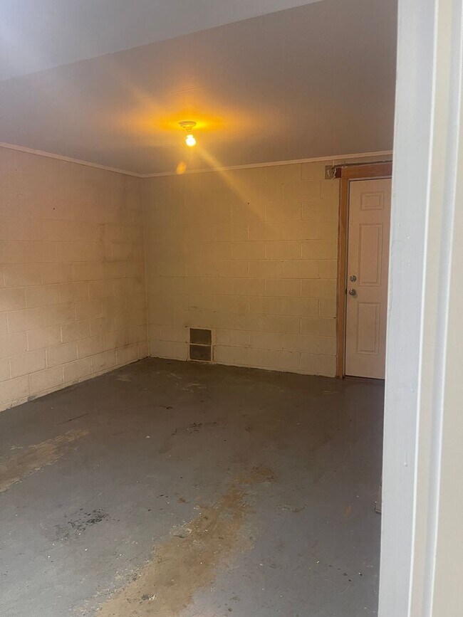 Building Photo - COMING SOON! Beautiful 4 Bedroom Home in M...