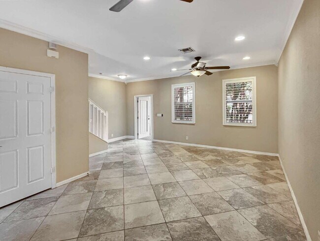 Building Photo - Well-Maintained 3-Bedroom Townhouse in Botanica | 1-Car Garage | Jupiter