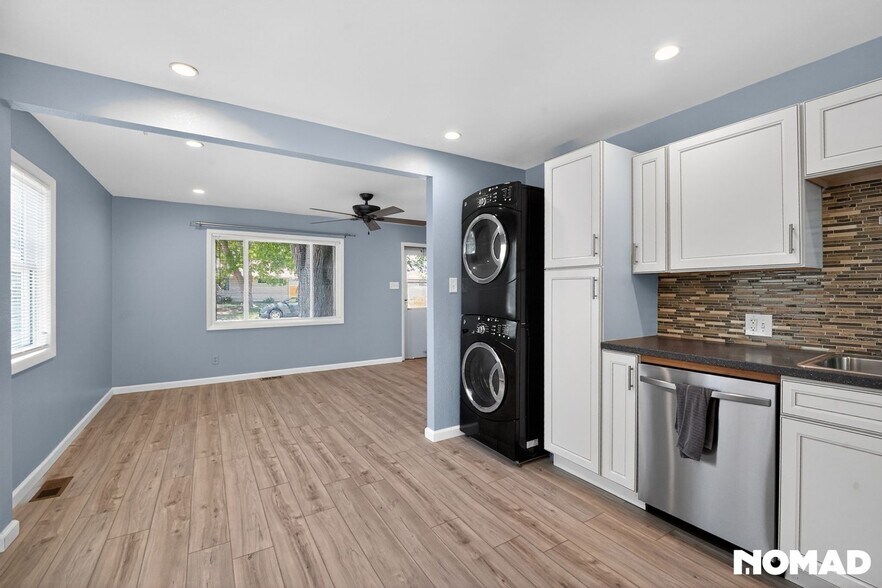 Building Photo - 2520 S Knox Ct