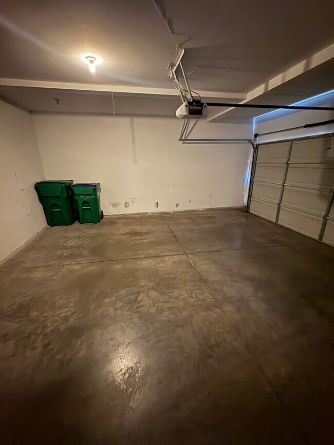 Building Photo - 9050 Double R Blvd