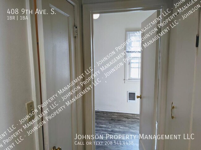 Building Photo - 408 9th Ave S