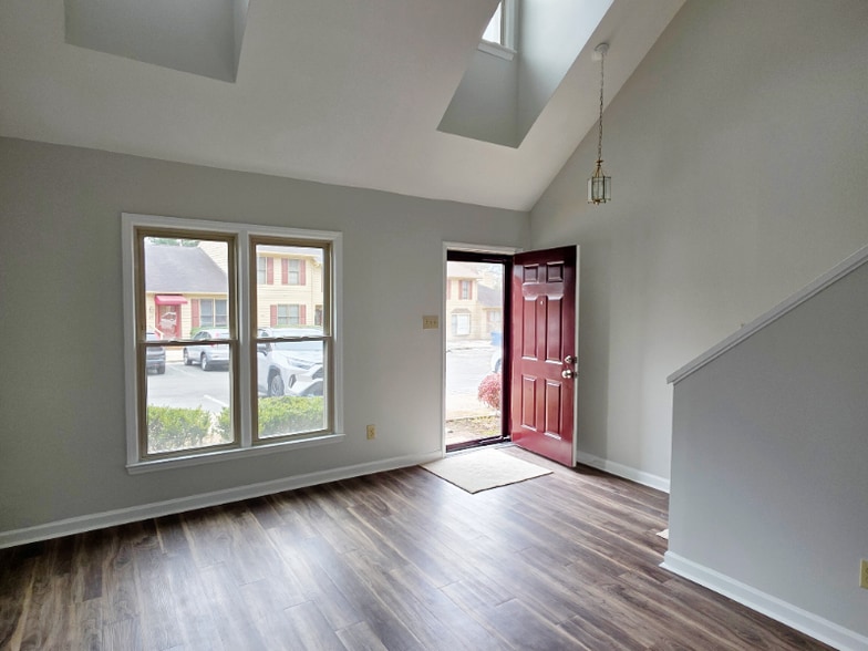 Building Photo - 93 Stone Hill Ct