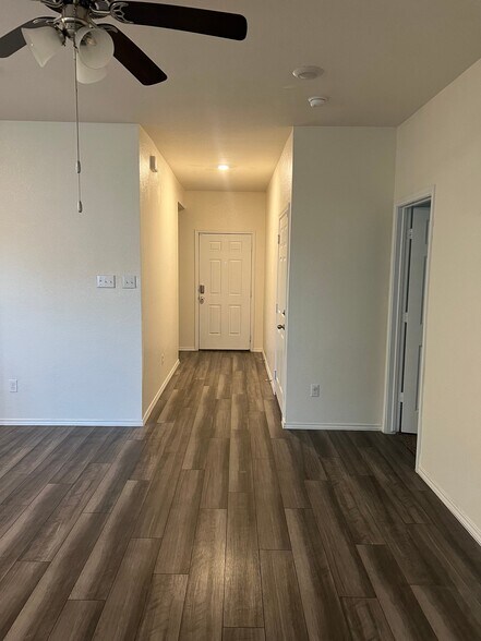 Building Photo - 9008 Cantera Rdg Rd