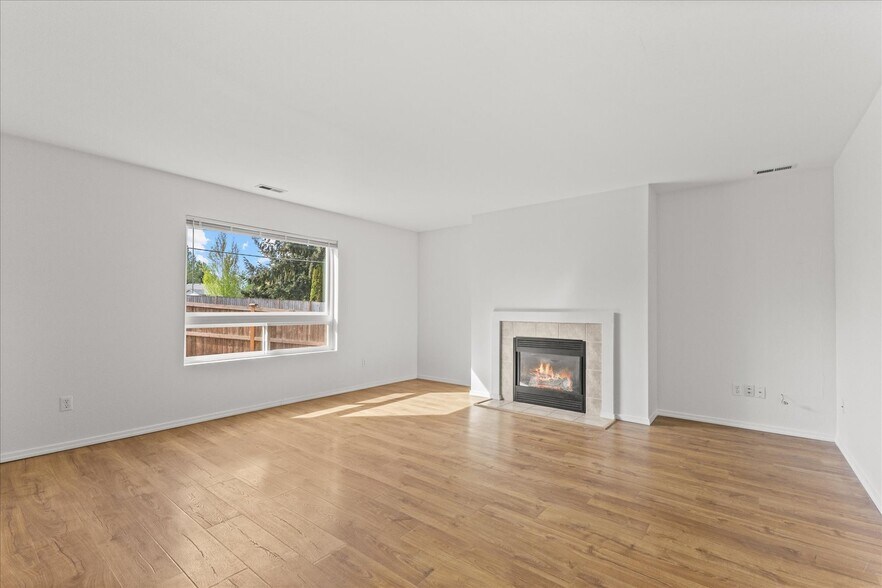 Building Photo - 12124 130th St E