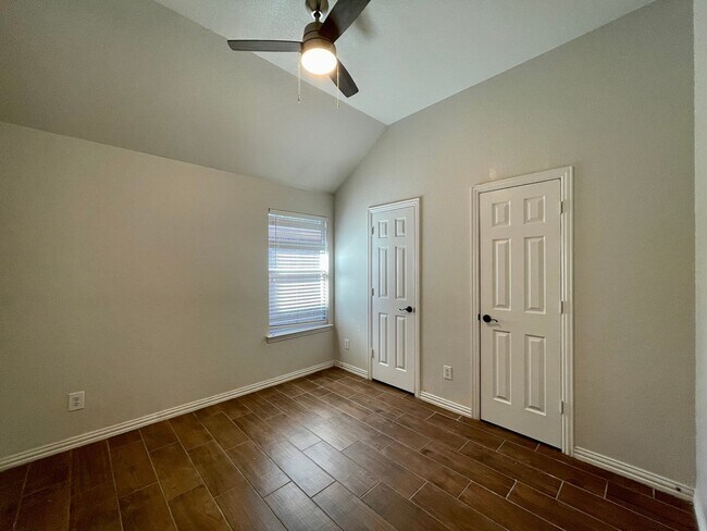 Building Photo - Gorgeous 4-bedroom home!
