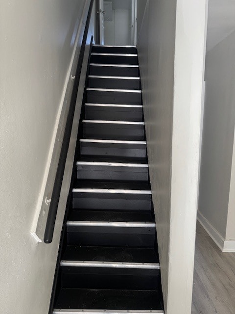 Building Photo - 103 E 24th St