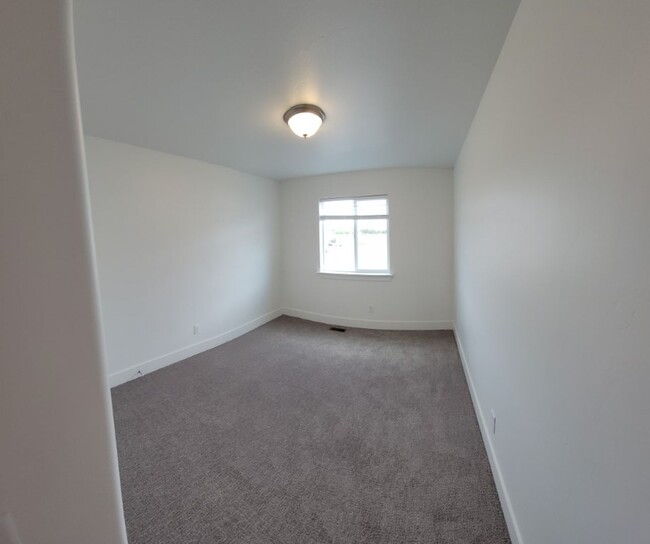 Building Photo - 3 bed, 2.5 bath townhome in Summerfield
