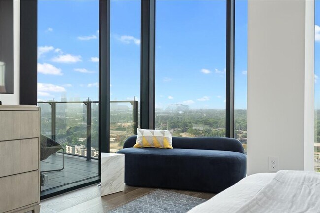 Building Photo - 788 West Marietta St NW