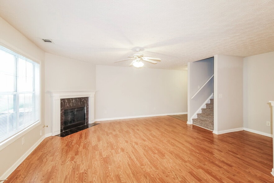 Building Photo - 740 Shadow Lake Dr