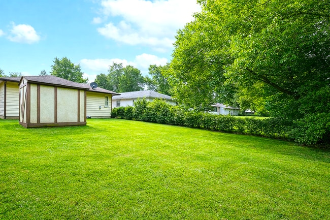 Building Photo - 4838 W Troy Ave