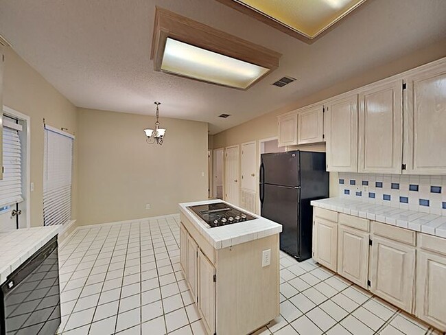 Building Photo - *No Application Fee*
