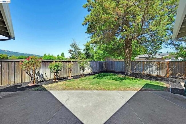 Building Photo - 6877 Rayland Ct