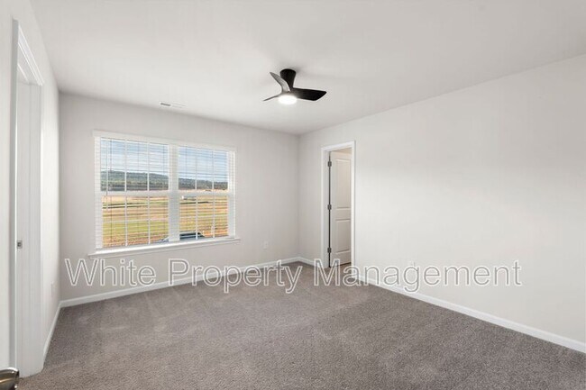 Building Photo - 2039 Morning Gold Dr