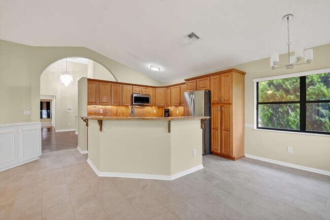 Building Photo - 8081 Cassia Dr
