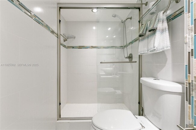 Building Photo - 1900 N Victoria Park Rd