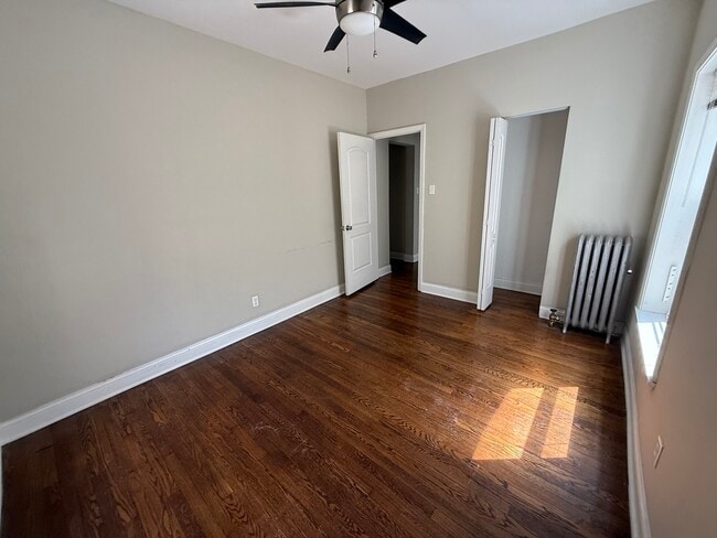 Building Photo - 836 E 53rd St