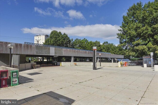 Building Photo - 10500 ROCKVILLE PIK