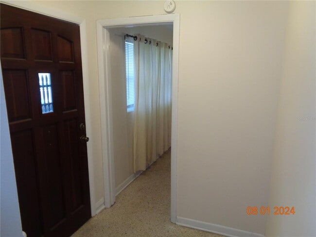 Building Photo - 508 Camelia Ln