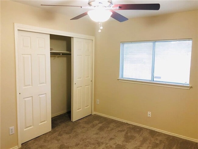 Building Photo - 1304 Water Spaniel Way