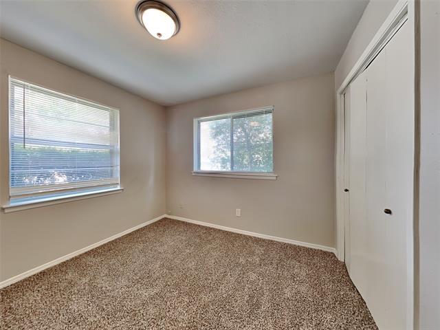 Building Photo - 2116 Crockett Dr