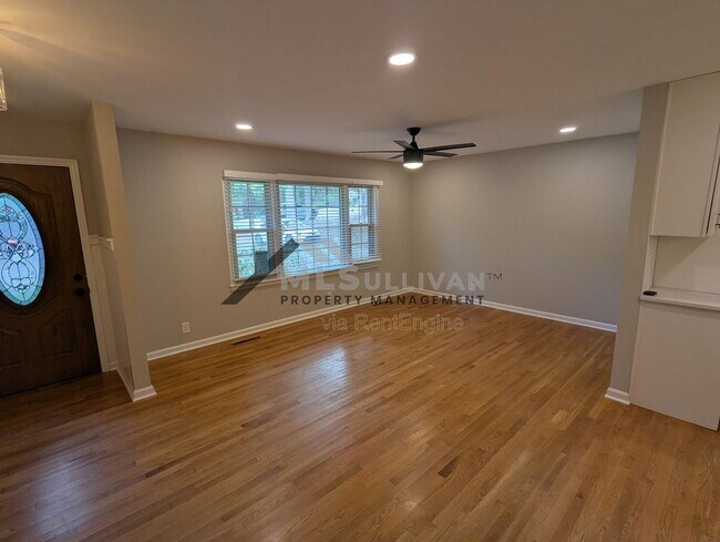 Building Photo - 6226 Dello St
