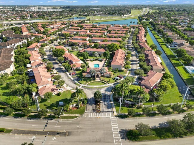 Building Photo - 27463 SW 137th Ct