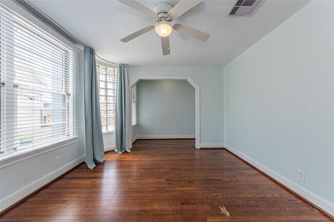 Building Photo - 1413 Tremont St