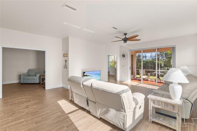 Building Photo - 1937 Scarlett Ave