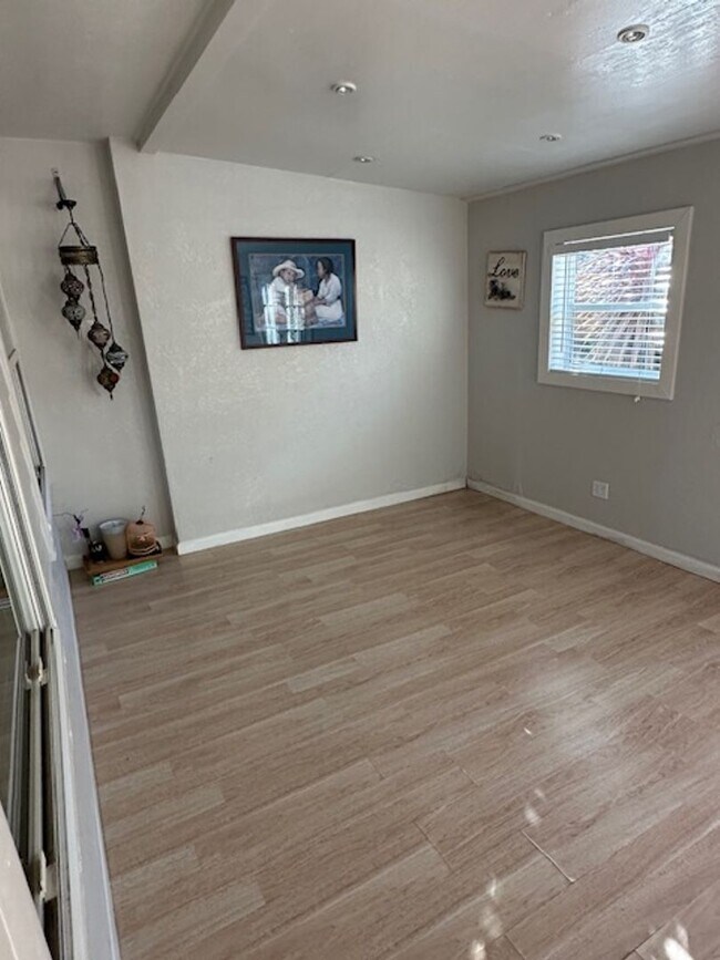 Building Photo - 9507 Lazy Creek Dr