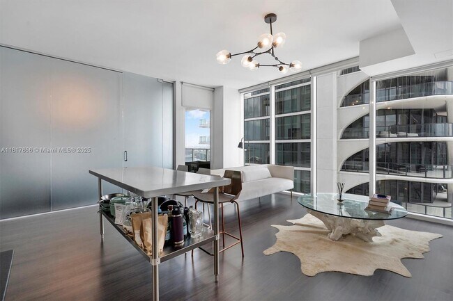 Building Photo - 1040 Biscayne Blvd