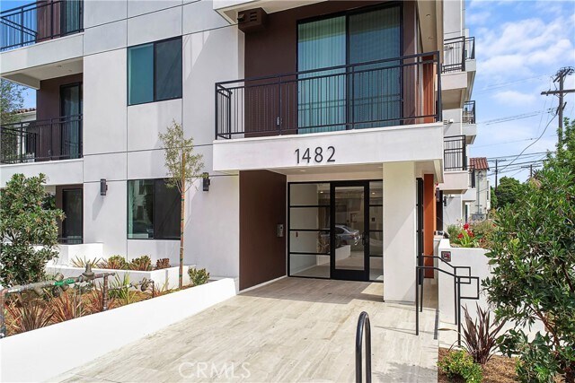 Building Photo - 1482 S Sherbourne Dr