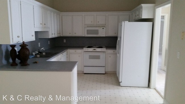 Building Photo - 2 br, 2 bath House - 3284 Eastwood Dr