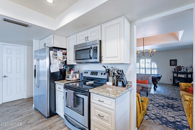 Building Photo - 4353 E Pearce Rd