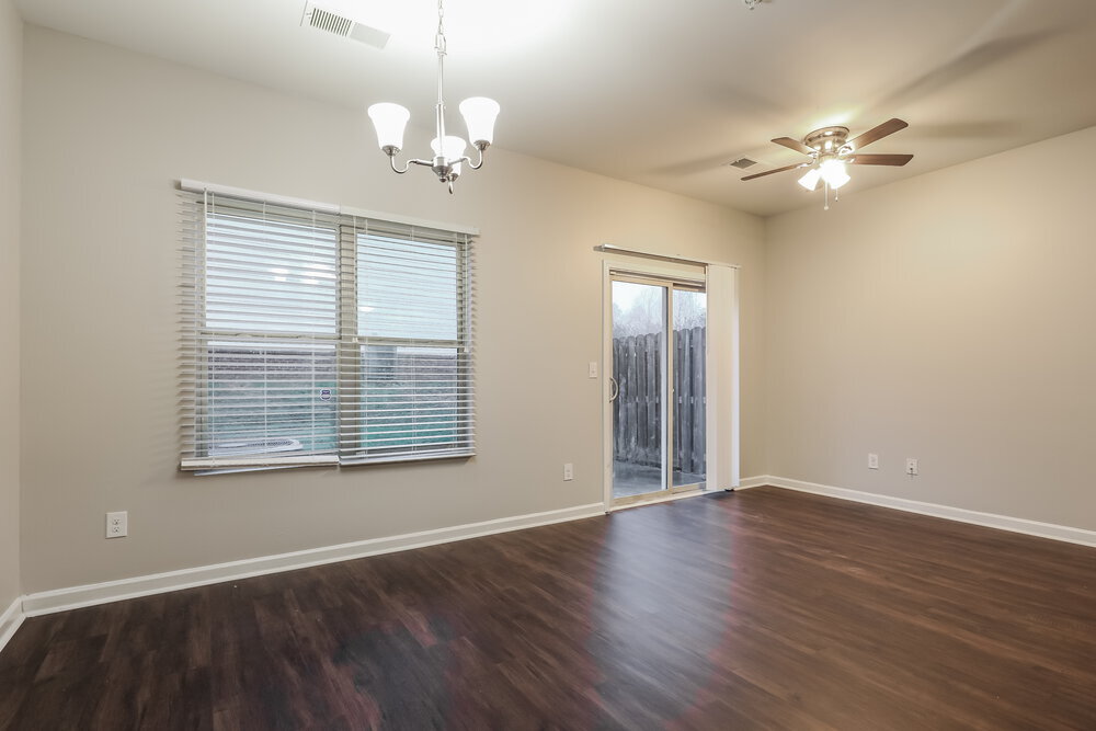 Building Photo - 1603 Iris Walk