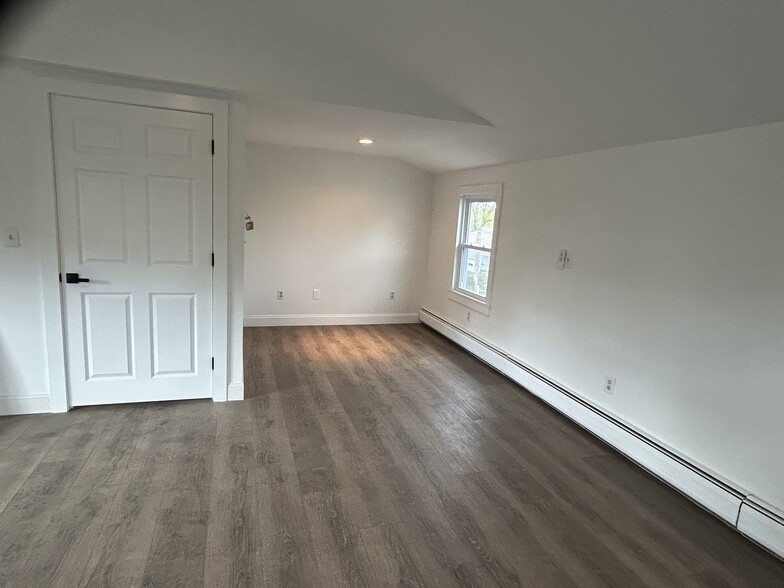 Building Photo - 11 Cote Cir