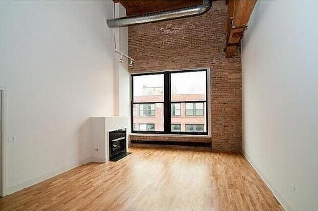 Building Photo - 2303 S Michigan Ave