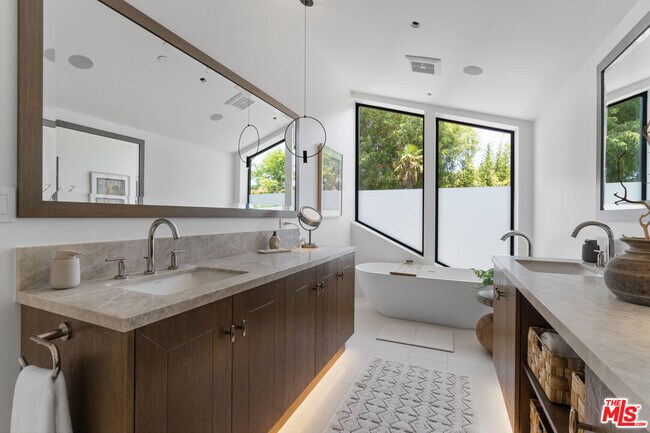 Building Photo - 929 Marco Pl