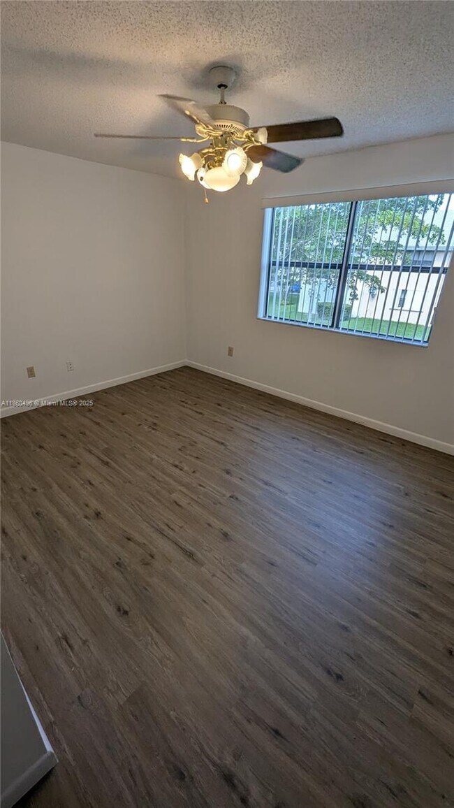 Building Photo - 1151 N Liberty Ave