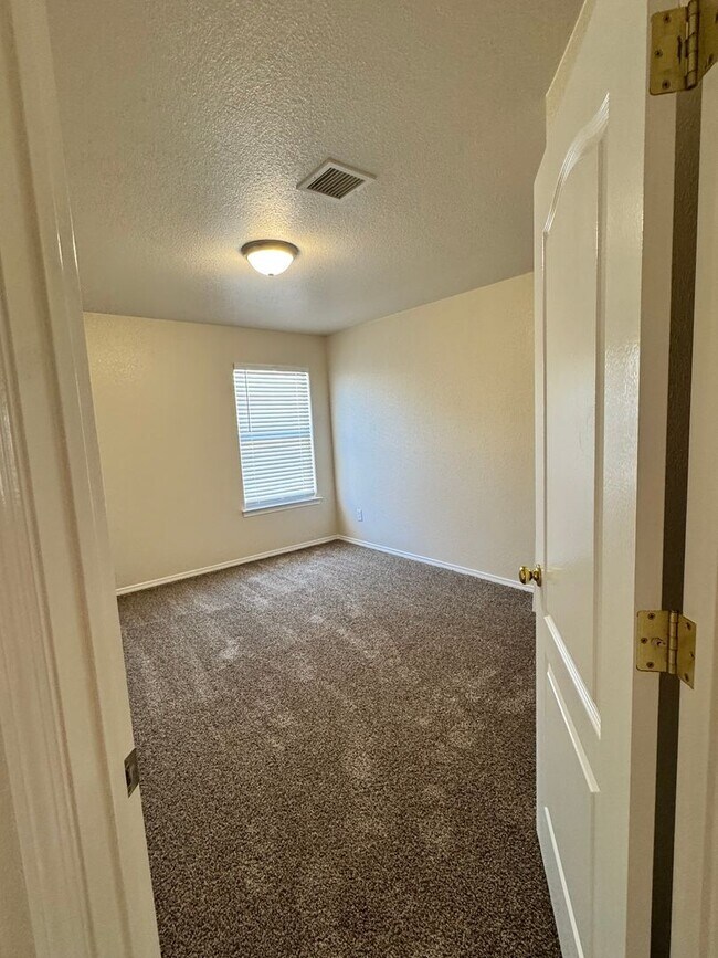 Building Photo - 1326 Magoffin Pl