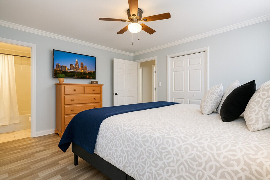 Building Photo - 3830 Manchester Dr