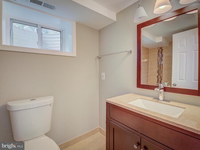 Building Photo - 6812 Landor Ln