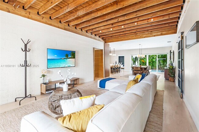 Building Photo - 9065 Emerson Ave