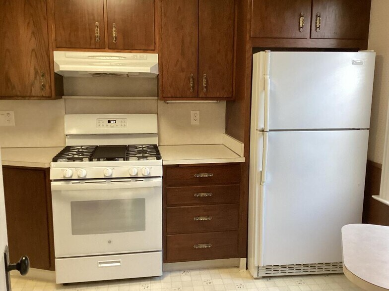 Building Photo - 18 Rockland St