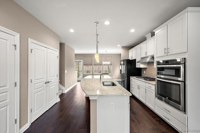 Building Photo - 2877 Hartwick Dr