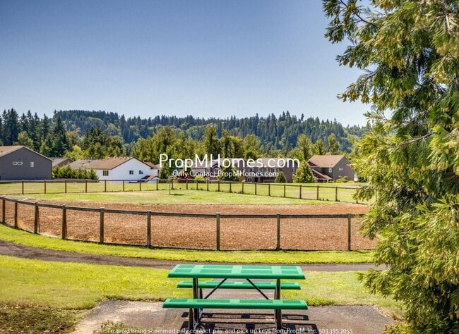 Building Photo - Spacious Four-Bedroom Gem with a Bonus Room to Spark Your Imagination!