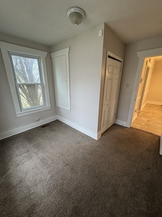 Building Photo - 2508 SE Kentucky Ave