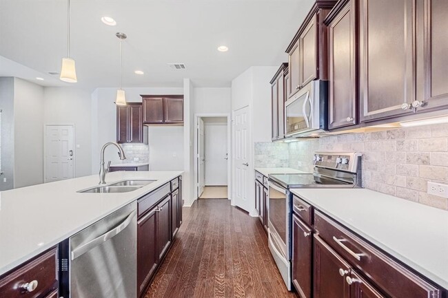 Building Photo - 16012 Remington Reserve Way
