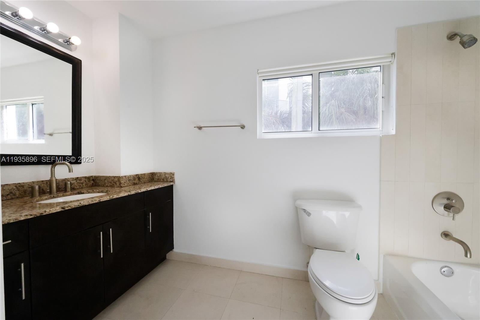 Building Photo - 2020 Prairie Ave