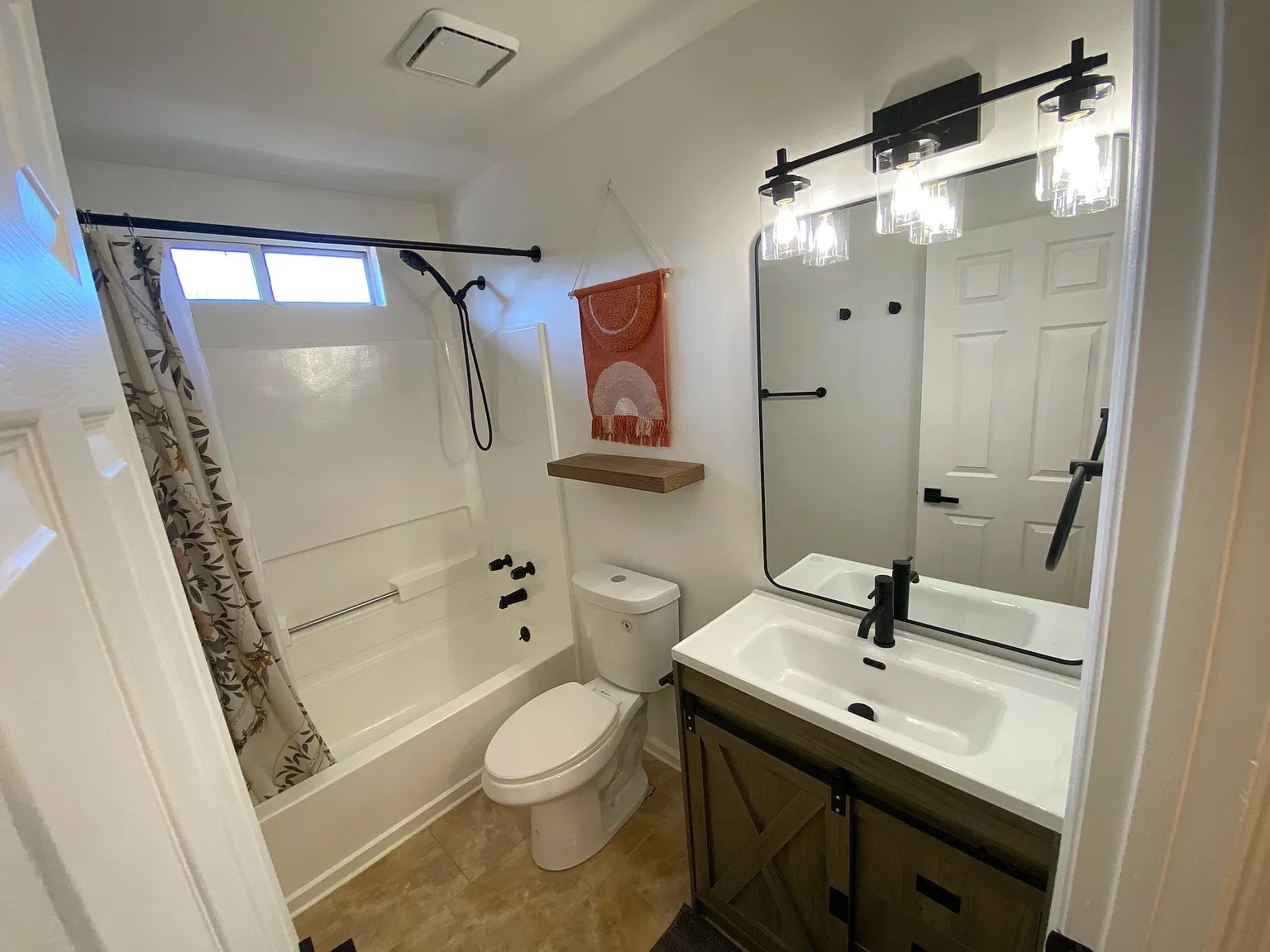 Building Photo - Room in House on Parkside Dr